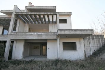 Mezonetă 3 niveluri, 400 mp în Σέρρες anunturi imobiliare Grecia