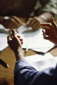 Cumpărătorii negociază dur şi vor preţuri cu 70% mai mici decât proprietarii