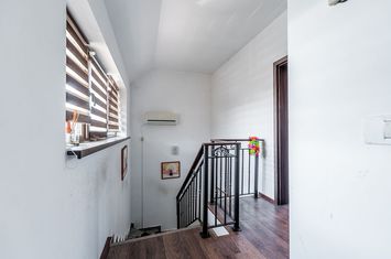 Casa 96mp utili Via Carmina-zona linistita anunturi imobiliare Arad