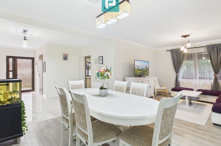 Vilă cu 3 camere în Vladimirescu anunturi imobiliare Arad