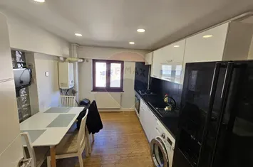 Apartament cu 3 camere de vânzare pe Magheru/Valcea anunturi imobiliare Valcea