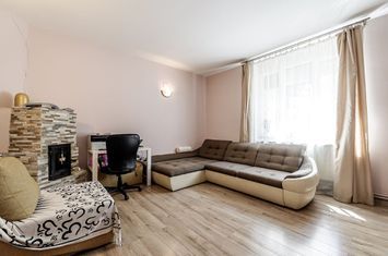 REZERVAT!Apartament 2 camere spatios la casa individuala zona centrala anunturi imobiliare Arad
