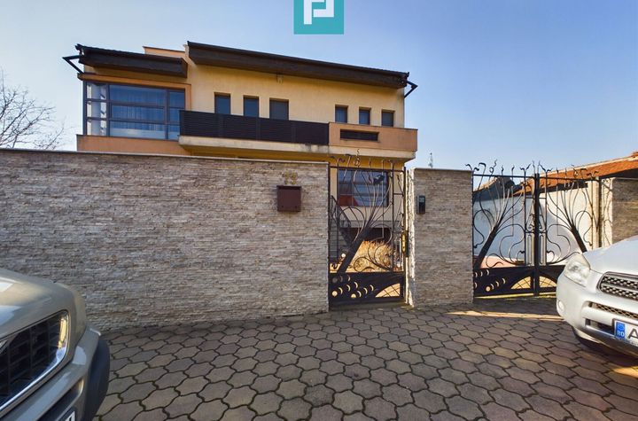 Vilă spațioasă cu 8 camere, Grădiște anunturi imobiliare Arad