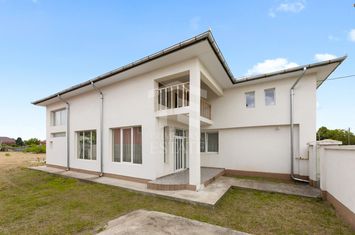 Casa individuala | P+M | Teren 1446 MP | Sup Ut 242 MP | COMISION 0% anunturi imobiliare Arad