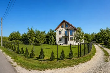 Vilă individuală cu teren generos - Lângă Green City - Comuna 1 Decembrie anunturi imobiliare Bucuresti