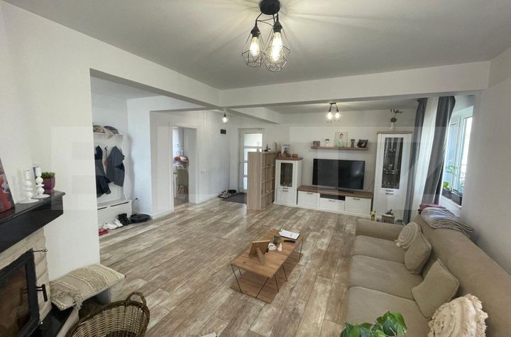 Vilă - 4 camere de vanzare JUCU DE MIJLOC - Cluj anunturi imobiliare Cluj