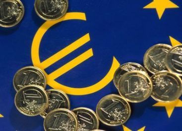 Zona Euro nu mai poate funcţiona aşa, dar destrămarea poate însemna război civil
