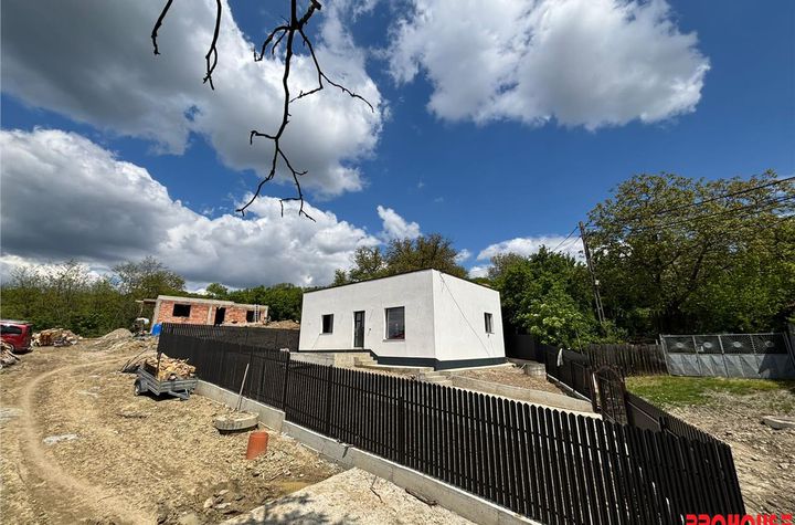 Vilă - 3 camere de vanzare CENTRAL - Bacau anunturi imobiliare Bacau