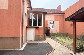 Casa cu 6 camere de vanzare in Rogerius/Stadion anunturi imobiliare Bihor