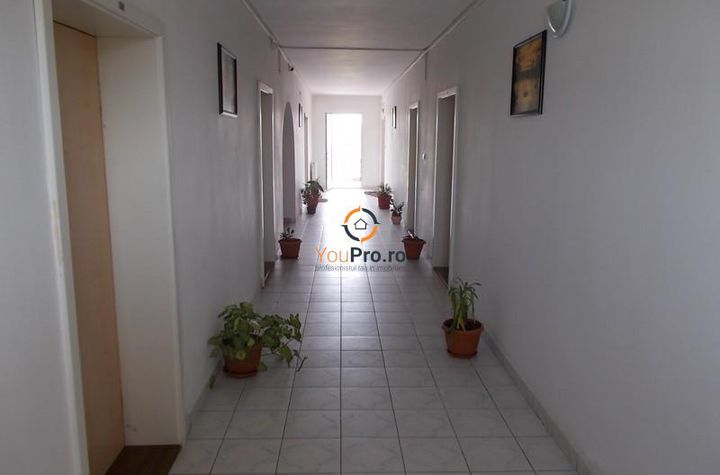 Vilă - 20 camere de vanzare MEHALA - Timis anunturi imobiliare Timis