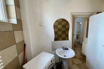 Bd. Carol I, Ultracentral Garsonieră Interbelică cu Potențial Premium stradal anunturi imobiliare Bucuresti