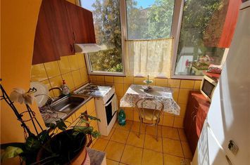 Apartament 3 camere de vanzare ARADULUI  - Timis anunturi imobiliare Timis
