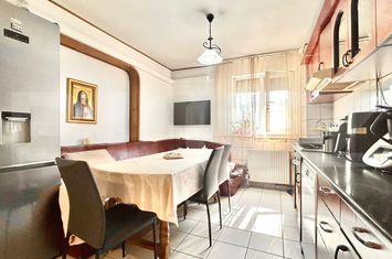 Apartament 3 camere de vanzare NUFARUL - Bihor anunturi imobiliare Bihor