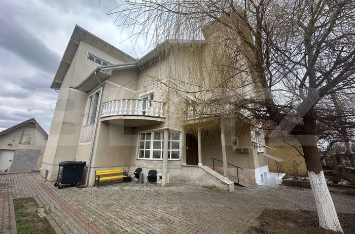 Vilă - 13 camere de vanzare ALBA IULIA - Alba anunturi imobiliare Alba