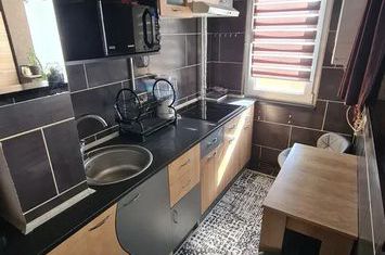 Apartament 3 camere de vanzare VLAHUTA - Brasov anunturi imobiliare Brasov