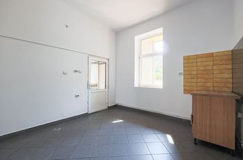 Spațiu comercial de vânzare în zona Centrală,  str Șaguna, Arad anunturi imobiliare Arad