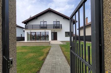 Vilă - 5 camere de vanzare HARMAN - Brasov anunturi imobiliare Brasov