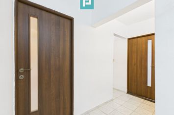 Apartament 3 camere decomandat spațios – Micalaca anunturi imobiliare Arad