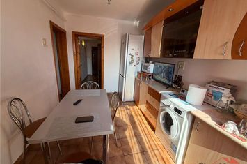 Apartament 3 camere de vanzare SUD - Vrancea anunturi imobiliare Vrancea
