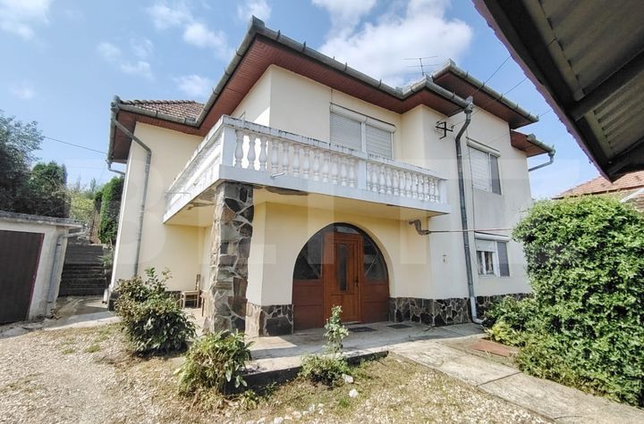Vilă - 5 camere de vanzare TARNAVENI - Mures anunturi imobiliare Mures