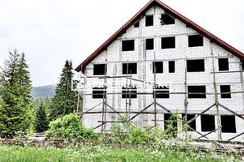 Pensiune 25 camere,1 restaurant,1 sala sedinte 2.000mp teren anunturi imobiliare Mures