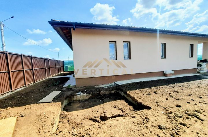 Casă - 4 camere de vanzare COMUNA BERCENI - Bucuresti anunturi imobiliare Bucuresti