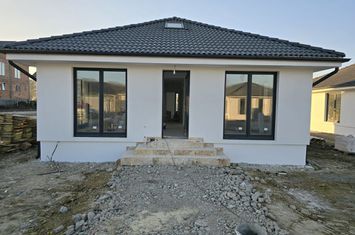 Casa 4 camere, 2 băi,130mp, 550-650 mp teren, 0% comision anunturi imobiliare Mures