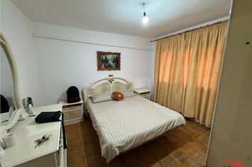 Apartament 2 camere de vanzare ULTRACENTRAL - Vrancea anunturi imobiliare Vrancea