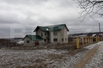 Vilă - 5 camere de vanzare SUCEAVA - Suceava anunturi imobiliare Suceava