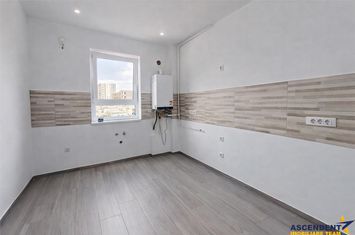 Apartament 3 camere de vanzare TRACTORUL - Brasov anunturi imobiliare Brasov