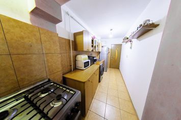 Apartament 3 camere de vanzare PRUNDU - Arges anunturi imobiliare Arges