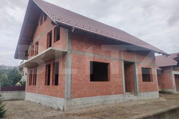 Vilă - 8 camere de vanzare MARGINEA - Suceava anunturi imobiliare Suceava