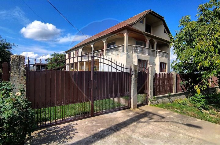 Casă de vânzare cu  teren de 3.869 mp în Cosniciu de Jos /Ip, Sălaj anunturi imobiliare Salaj