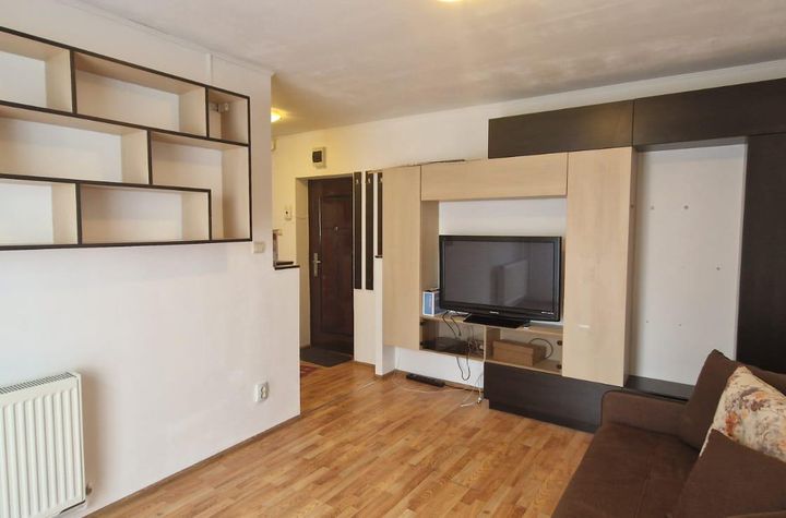 Apartament 3 camere de inchiriat EST - Mures anunturi imobiliare Mures