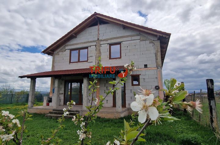 Casă - 4 camere de vanzare CENTRAL - Alba anunturi imobiliare Alba