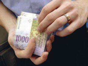 Creditele în franci, tot mai greu de rambursat