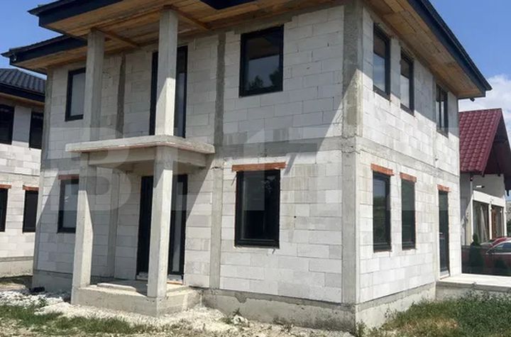 Vilă - 5 camere de vanzare RADAUTI - Suceava anunturi imobiliare Suceava