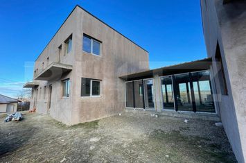 Vilă - 4 camere de vanzare FALTICENI - Suceava anunturi imobiliare Suceava