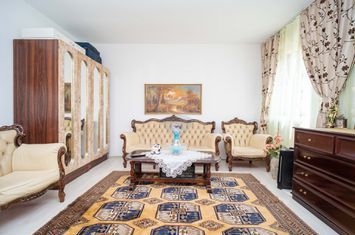 Casă / Vilă cu 8 camere  comision 0% anunturi imobiliare Iasi