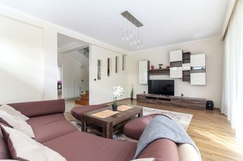 Vilă - 5 camere de vanzare CLUJ-NAPOCA - Cluj anunturi imobiliare Cluj