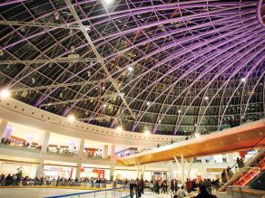 Proprietarul mall-ului din Cotroceni îşi trimite chiriaşii în insolvenţă