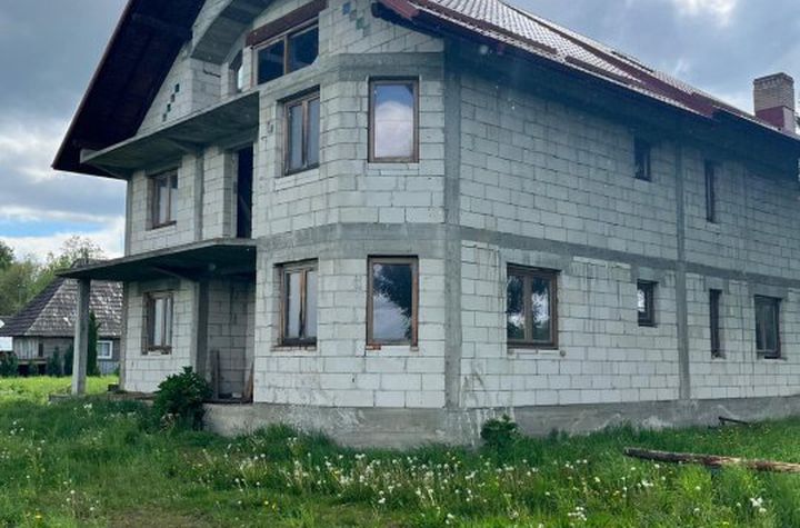 Vilă - 7 camere de vanzare FRATAUTII VECHI - Suceava anunturi imobiliare Suceava