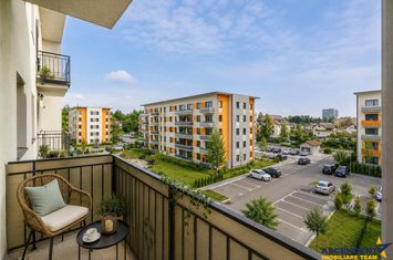 Apartament 3 camere de vanzare TRACTORUL - Brasov anunturi imobiliare Brasov