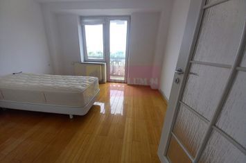 Apartament 3 camere,  DECOMANDAT, NERVA TRAIAN-UNIRII anunturi imobiliare Bucuresti