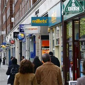 Paharul e pe jumătate plin pe piaţa de retail din România