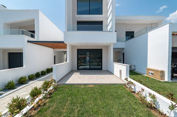 Garsonieră parter 34 mp, 250 m de plajă, Nea Iraklitsa anunturi imobiliare Grecia