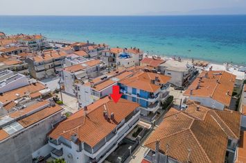 Două apartamente 85,5 mp în Paralia Ofriniou, la 50 m de mare anunturi imobiliare Grecia