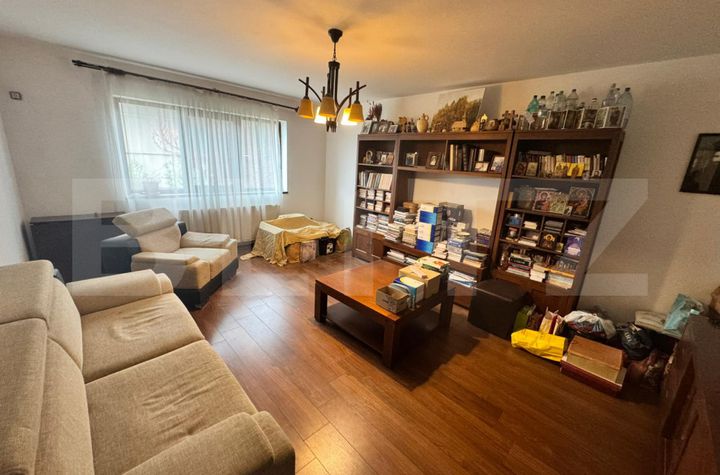 Apartament 3 camere de vanzare GEORGE ENESCU - Dolj anunturi imobiliare Dolj