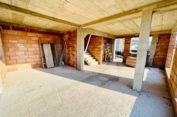 Casă - 4 camere de vanzare CLUJ-NAPOCA - Cluj anunturi imobiliare Cluj