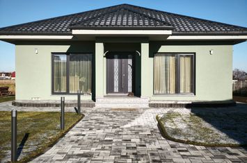 Casă - 5 camere de vanzare VOLOVAT - Suceava anunturi imobiliare Suceava